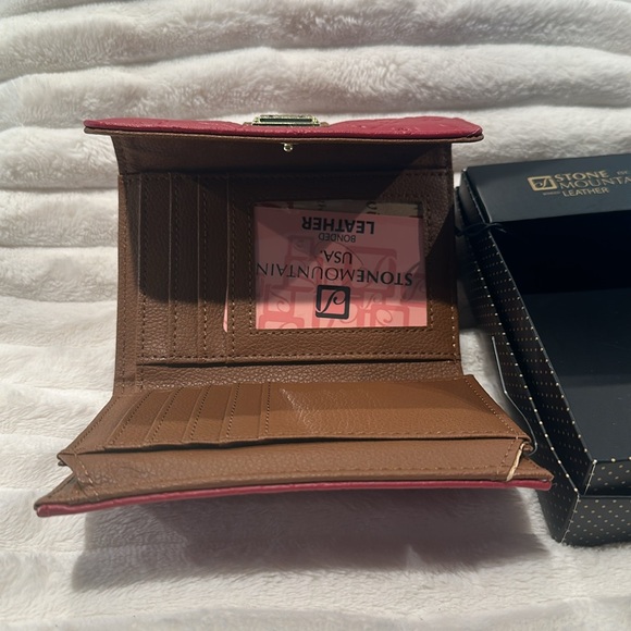 NWT Stone Mountain Bonded Leather Tri-Fold Wallet with 16 card slots,ID and Bill - Picture 3 of 6
